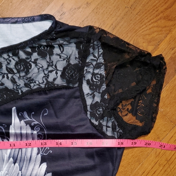 Angel 😇 Tshirt with lace sleeves in black - Picture 7 of 8